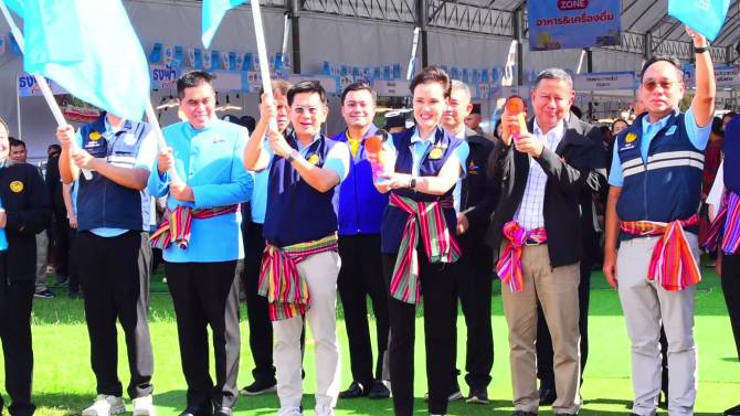 ศรีสะเกษคึกคัก-กระทรวงพาณิชย์เปิดงาน-ธงเขียวราคาประหยัด-และมหกรรมธงฟ้าเยียวยาเศรษฐกิจชายแดน