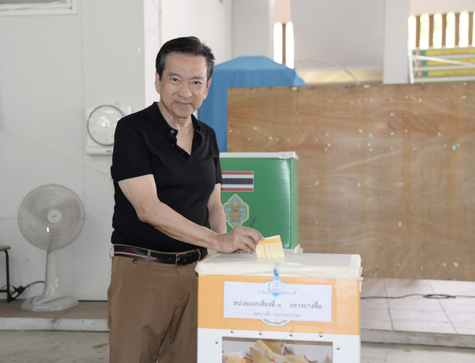 “ชัชวาลล์”-ใช้สิทธิ์เลือกตั้งบางซื่อ-หวังเห็นเด็กได้เรียนฟรี-เป็นกำลังของประเทศ-ชี้สัญญาณดี-ปชช.-ตื่นตัวใช้สิทธิ์