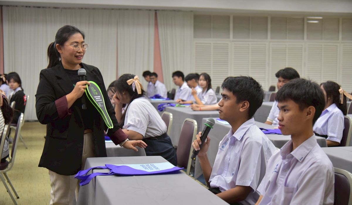 รวมรูปภาพของ คณะการท่องเที่ยวและการโรงแรม DPU ต้อนรับนักเรียน รร.จันทร์หุ่นบำเพ็ญ เปิดโลกอาชีพสายภาษา รูปที่ 6 จาก 8