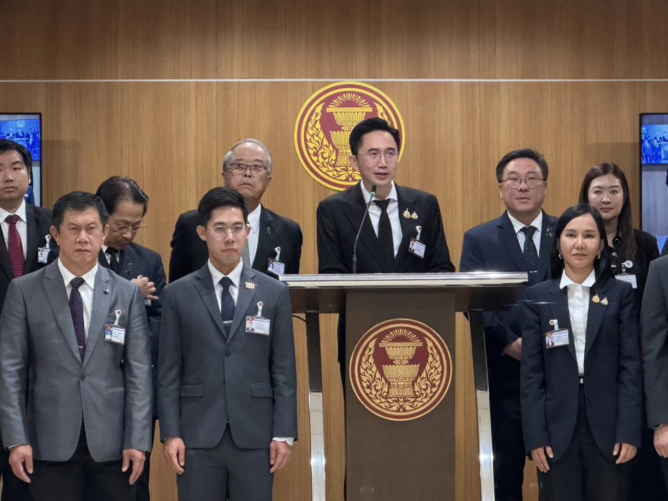 ‘พท.’-ยื่นร่างกฎหมายต่อสภาฯ-หวังแก้ปัญหาปากท้องประชาชน