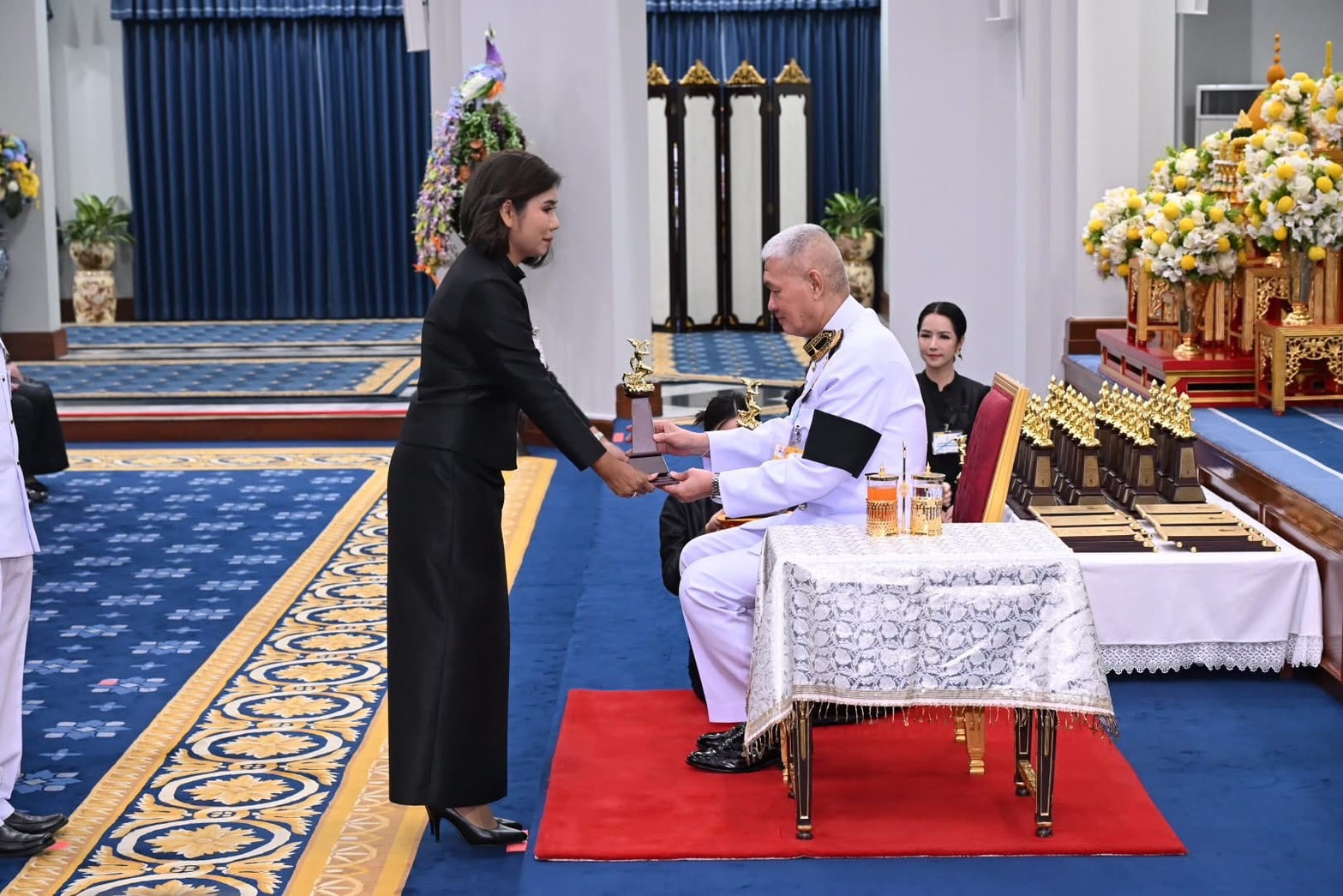 ‘ศลิลนา-ไทยโพสต์’-รับพระราชทานรางวัล-‘เทพทอง’-ประเภทบุคคลดีเด่นด้านโทรทัศน์และสื่อออนไลน์