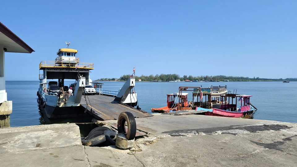 ผู้ประกอบการเรือข้ามฟากน้ำเค็มพังงา-เกาะคอเขาแบกต้นทุนหนัก-สู้ไม่ปรับขึ้นค่าโดยสารหวั่นกระทบการท่องเที่ยว