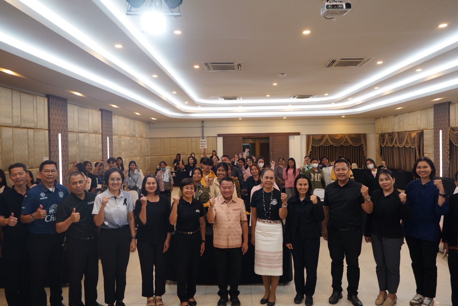 จสุรินทร์-จัดการประชุมชี้แจงโครงการ-“3-ม.”-มีงาน-มีเงิน-มีวุฒิการศึกษาเพิ่ม-สร้างโอกาสการศึกษาและการมีงานทำแก่นักเรียน