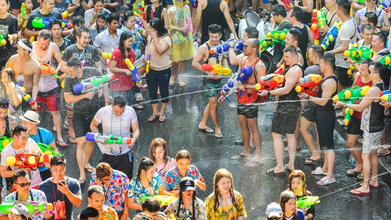 สงกรานต์-2569-ปักหมุดที่เที่ยวกรุงเทพฯ-และห้างดังทั่วไทย-สาดน้ำม่วนจึ้งตลอดเดือนเมษายน