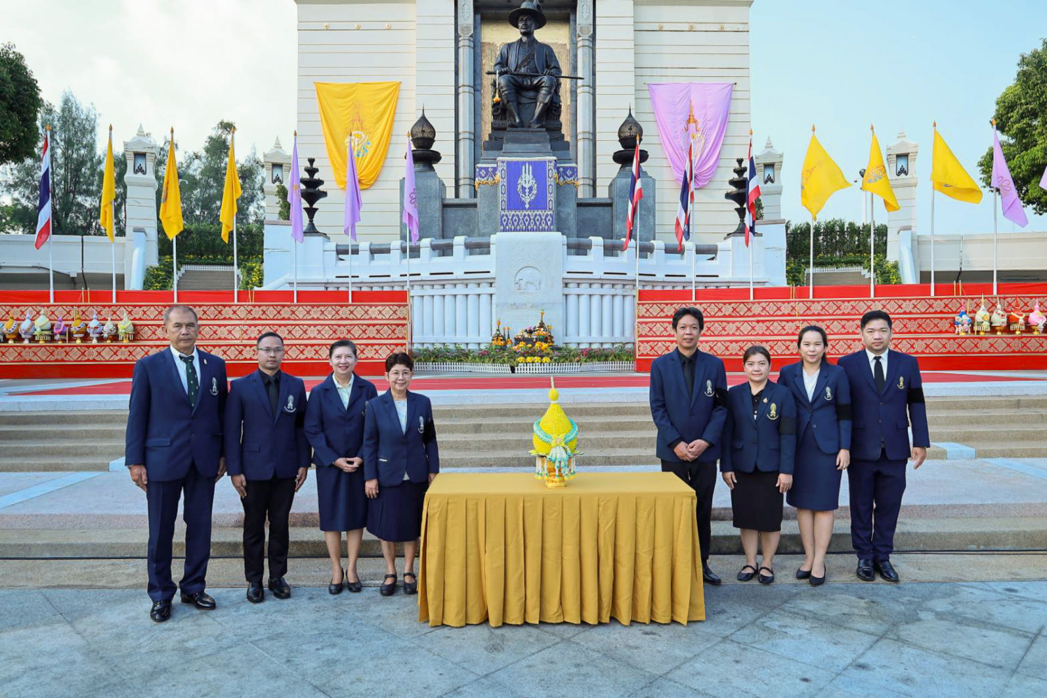 สจด.-ร่วมพิธีวางพานพุ่มถวายราชสักการะ-เนื่องในวันจักรี-—-สถาบันเทคโนโลยีจิตรลดา-cdti