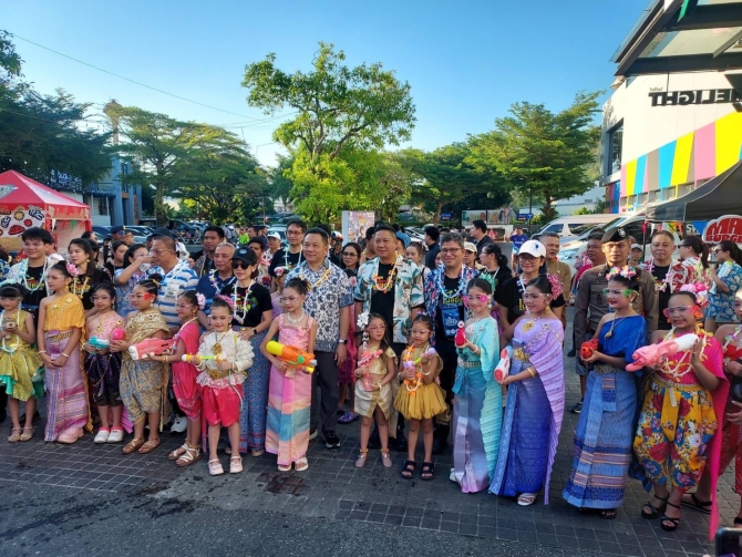 “สงกรานต์ภูเก็ตโนแอล”-ปีที่-15-ห้างไลม์ไลท์-อบจภูเก็ต-สสส.-และภาคีพันธมิตร-ขนทัพใหญ่ศิลปินร่วมสืบสานเจตนารมณ์ไม่ผลิตคนเมาลงท้องถนน