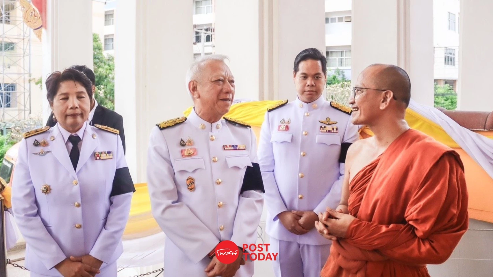 “พิพัฒน์-สรรเพชญ”-ร่วมงานทำบุญเดือน-5-ห่มผ้าพระนอน-สืบสานประเพณีสงกรานต์สงขลา