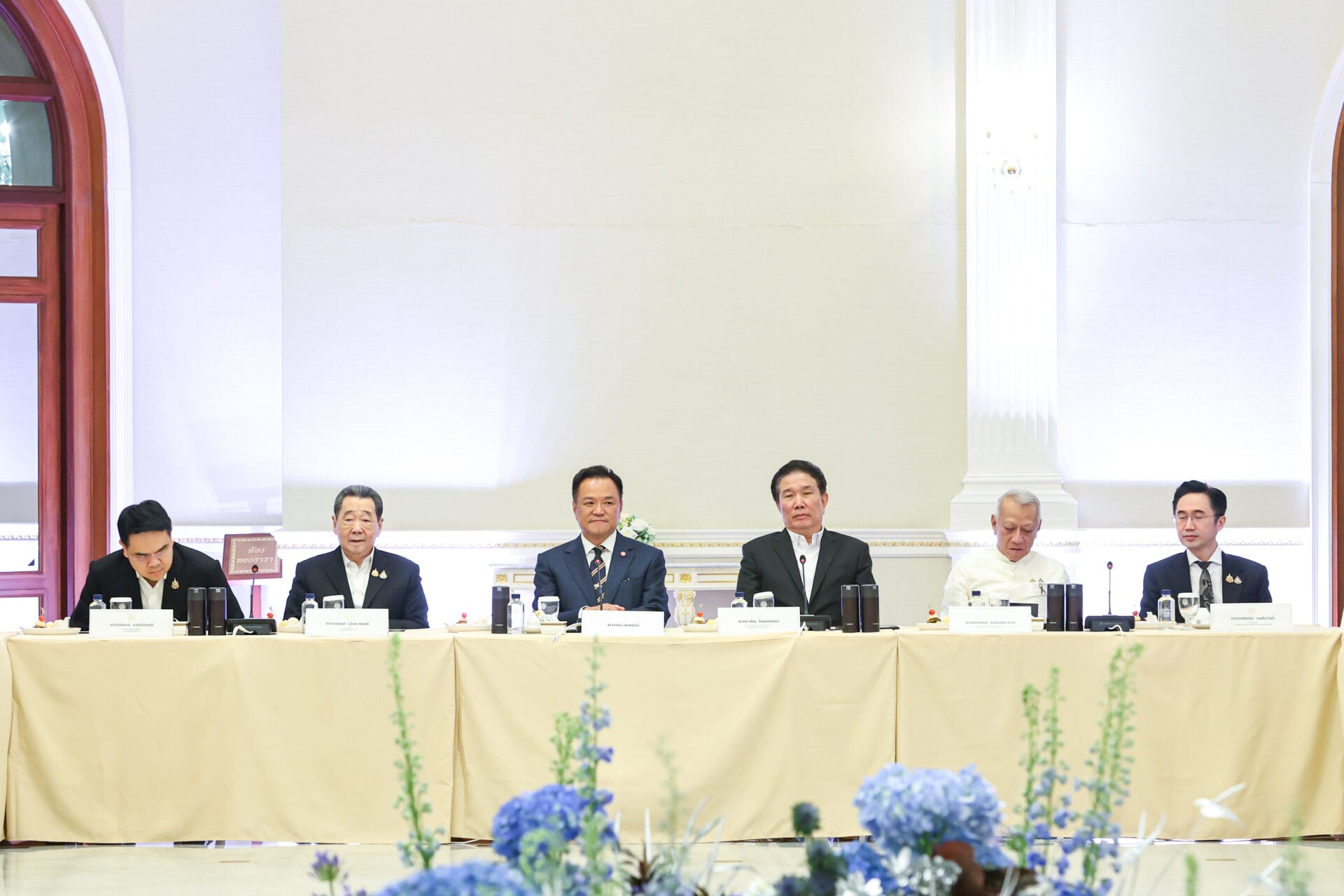 ‘อนุทิน’-ล้อมวงคุย-‘ซีอีโอ’-ธุรกิจชั้นนำของประเทศ-ลั่นรัฐบาล-เอกชนต้องเดินคู่กัน