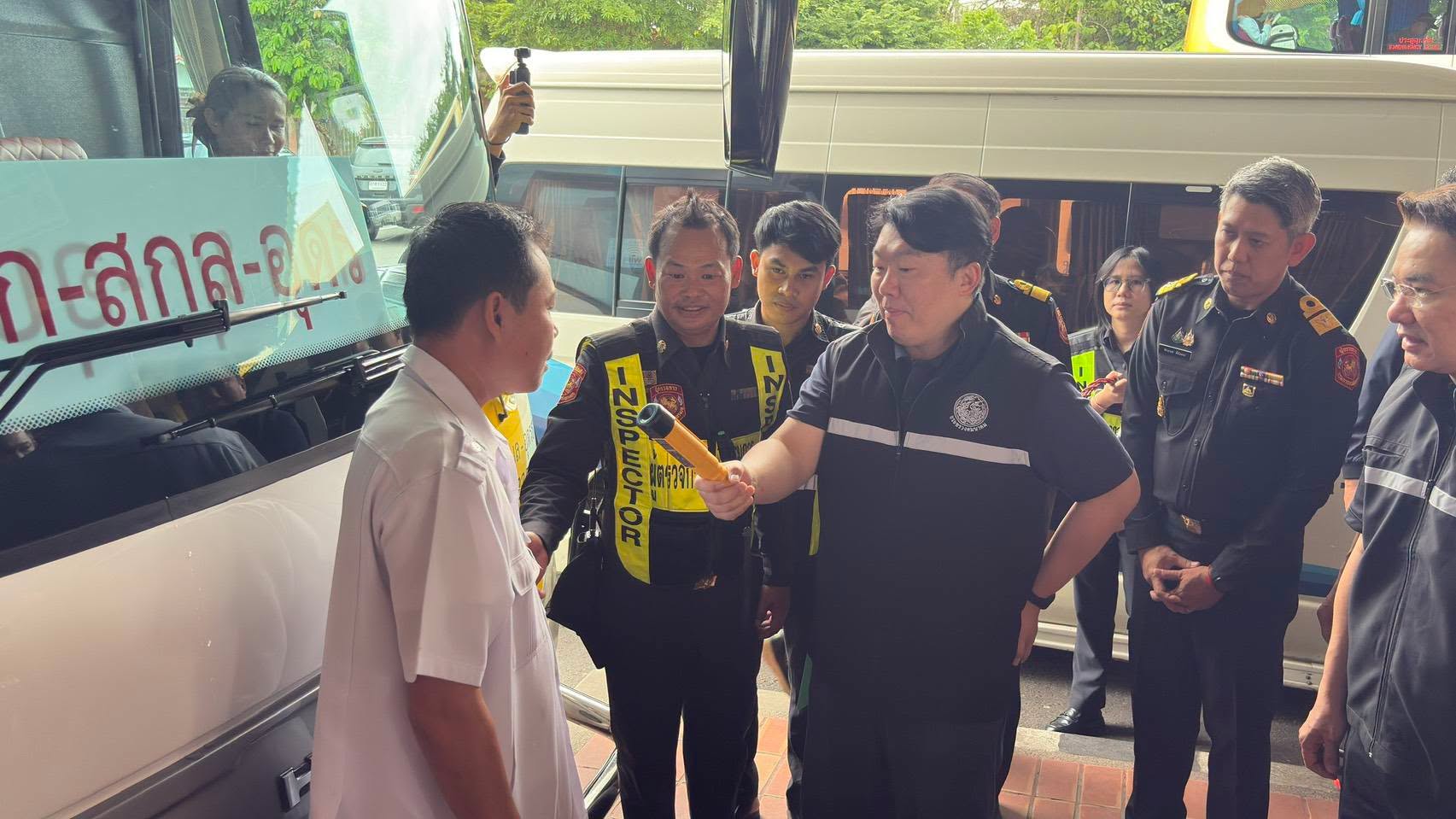 “รมชสิริพงศ์”-ลุยอุบลฯ-ตรวจ-บขส.-ฟังเสียงผู้โดยสาร-เร่งยกระดับขนส่งสาธารณะ-สะดวก-ปลอดภัย-ไร้รอยต่อ-–-พรรคภูมิใจไทย-:-พูดแล้วทำ