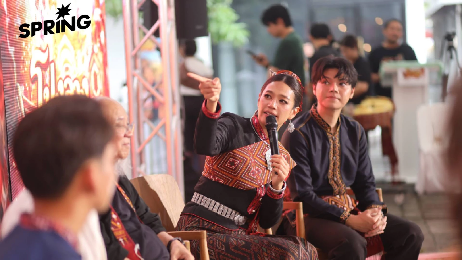 เปลี่ยนของดีเมืองรอง-สู่ละครแนวตั้ง-‘โปงลางสะท้านธุง’-ปั้นเศรษฐกิจสร้างสรรค์ผ่านหน้าจอมือถือ