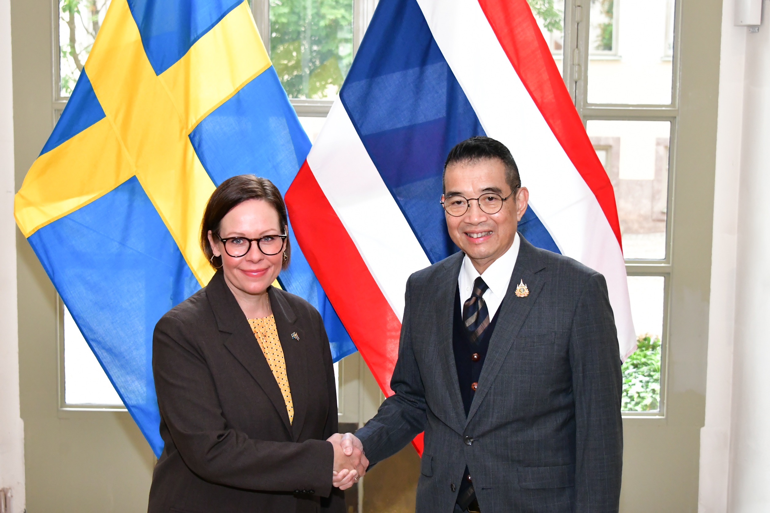 รัฐมนตรีว่าการกระทรวงการต่างประเทศและรัฐมนตรีว่าการกระทรวงการต่างประเทศสวีเดนลงนามเอกสารความเป็นหุ้นส่วนทางยุทธศาสตร์ – กระทรวงการต่างประเทศ