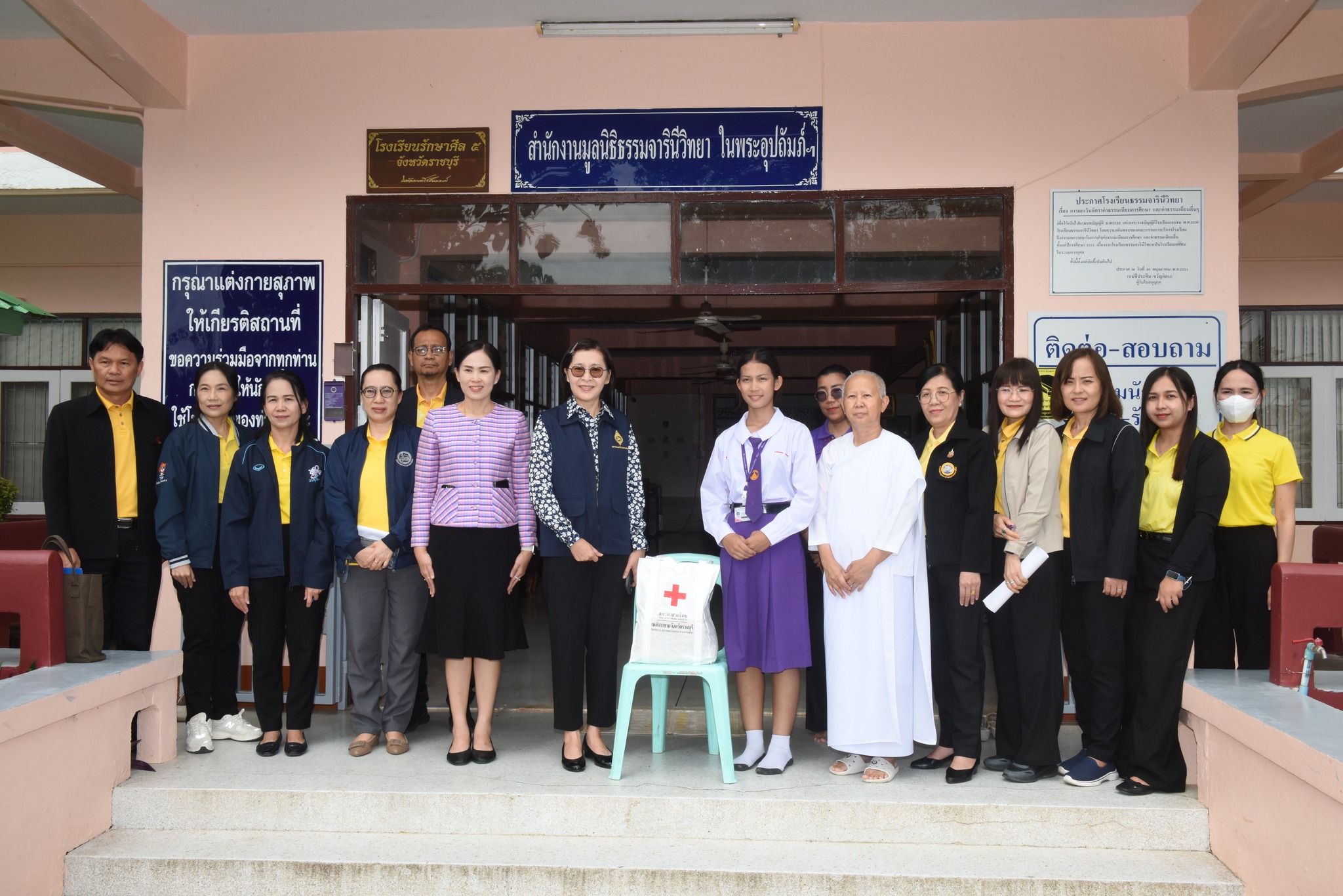 จราชบุรีลงพื้นที่ติดตามนักเรียนโครงการทุนการศึกษาพระราชทาน-มทศ.-รุ่นที่-14-16