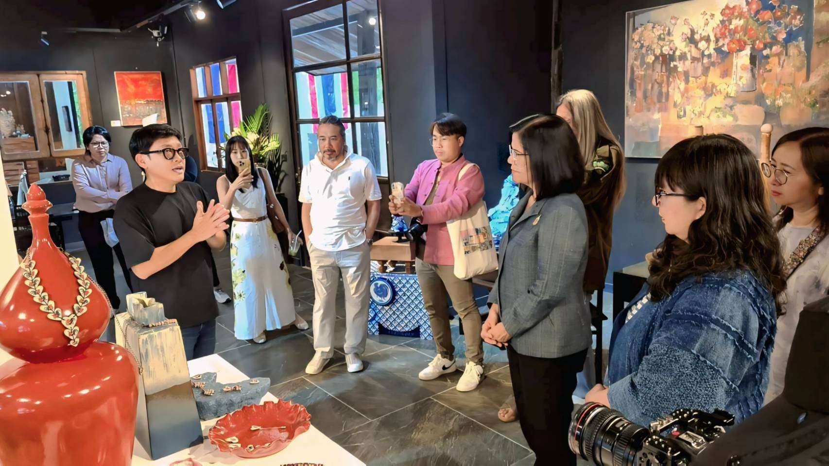 ลำปาง คึก!! สศร.จัดงานศิลปะร่วมสมัย พร้อมเปิดเส้นทางรถม้าใหม่  เชื่อมวัฒนธรรม-ท่องเที่ยวท้องถิ่น