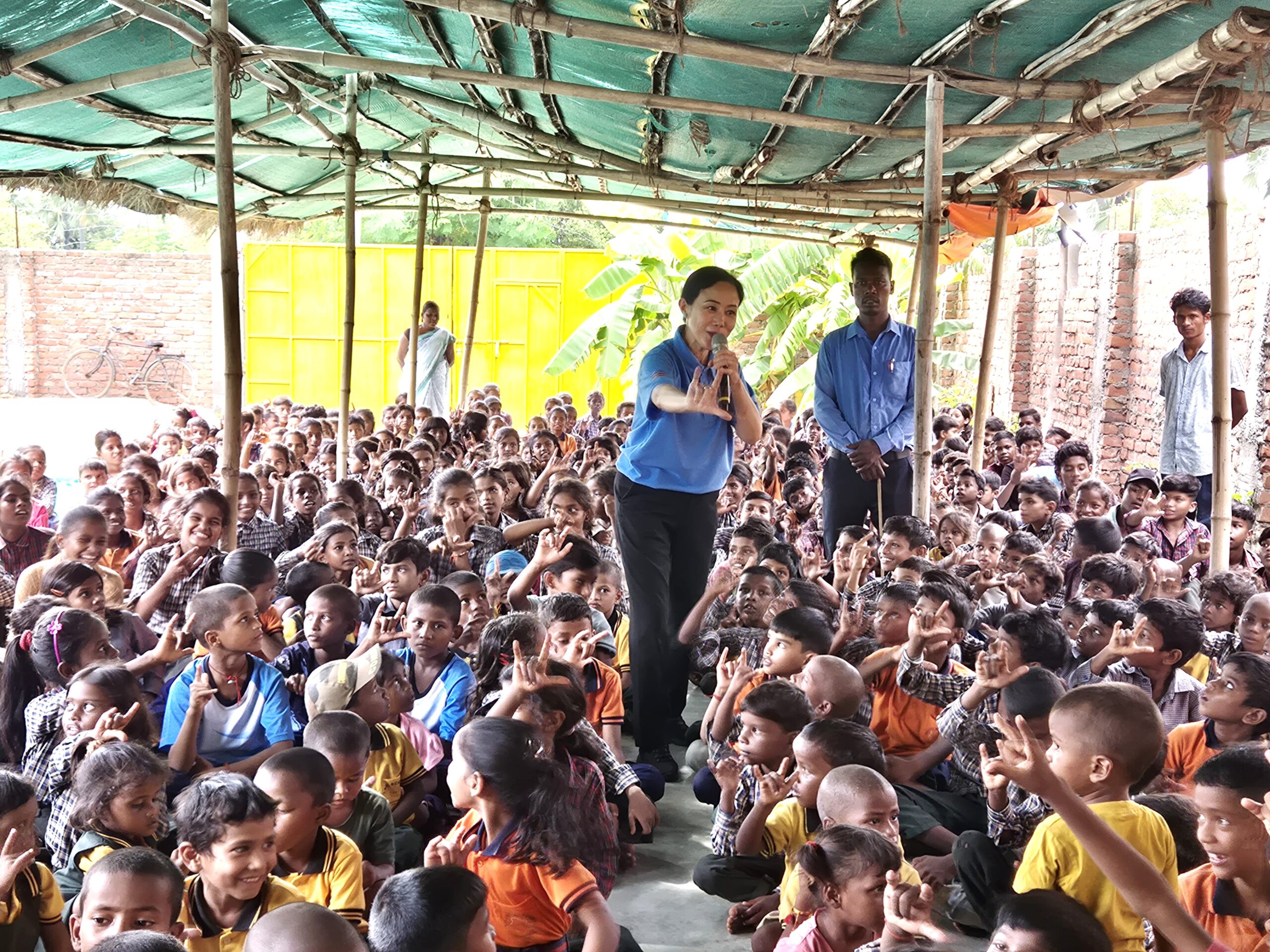 สถานกงสุลใหญ่ ณ เมืองกัลกัตตา จัดกิจกรรมจิตอาสา “เราทำความ ดี ด้วยหัวใจ”  เพื่อส่งเสริมการศึกษาและสนับสนุนชุมชนท้องถิ่น ณ เมืองพุทธคยา รัฐพิหาร – กระทรวงการต่างประเทศ