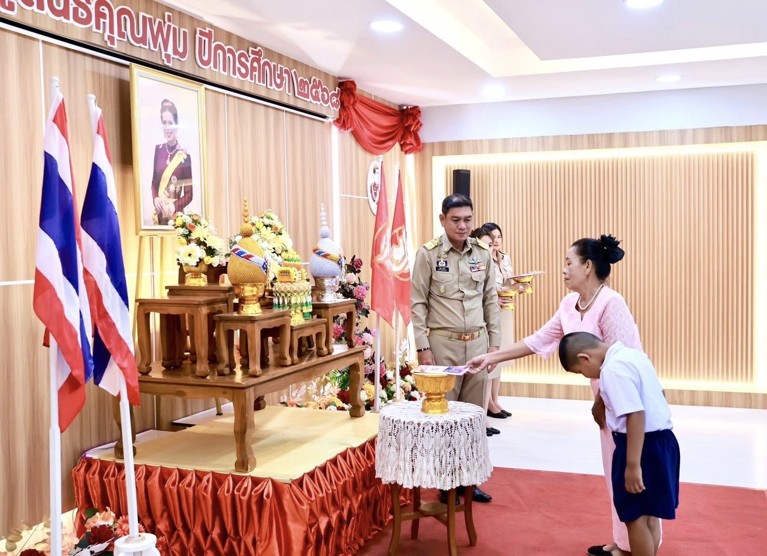 มูลนิธิคุณพุ่ม-มอบทุนการศึกษาเด็กออทิสติกและเด็กพิการจังหวัดพะเยา-จำนวน-101-ทุน-เพื่อช่วยแบ่งเบาภาระผู้ปกครองและนำไปพัฒนาศักยภาพในกลุ่มเด็กพิเศษ