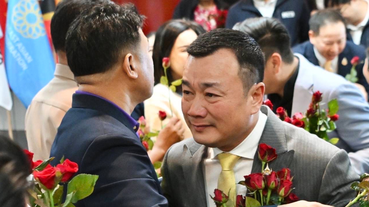 “สรวงศ์ เทียนทอง” ร่ำไห้อำลาตำแหน่ง “รัฐมนตรีว่าการกระทรวงการท่องเที่ยวและกีฬา”