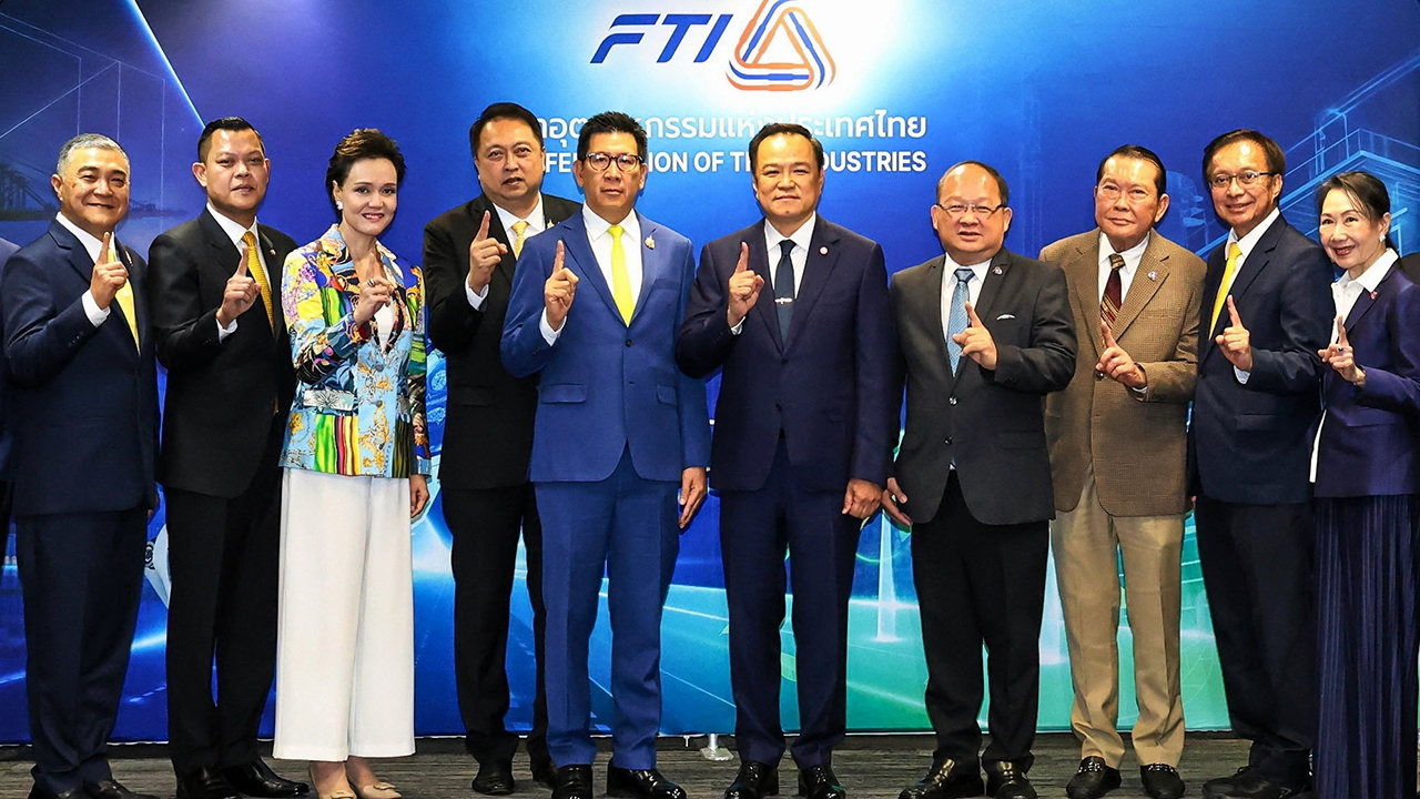 จับเข่าคุย ส.อ.ท. อนุทิน เร่งรัด แก้เศรษฐกิจระยะสั้น โวเปิดกระเป๋ารอคนละครึ่ง