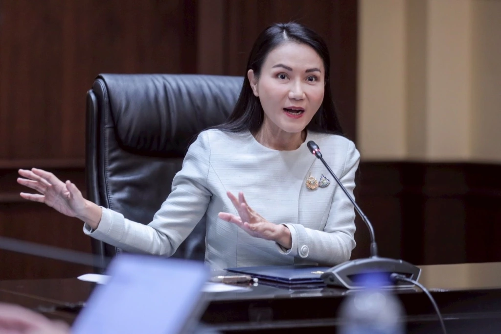 รมวศธ-“นฤมล”-ฝากทบทวนเกณฑ์ทุน-odos-ไม่ควรตีกรอบความยากจน-เปิดทาง-เด็กทั่ว-ปท.เข้าถึงโอกาส-พร้อมติดตามนักเรียนทุนกลับมาพัฒนาประเทศ-–-กระทรวงศึกษาธิการ