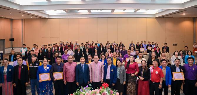 อบจ.อุบลฯ-จัดอบรม-โครงการหลักสูตรและระบบประกันคุณภาพภายในสถานศึกษา