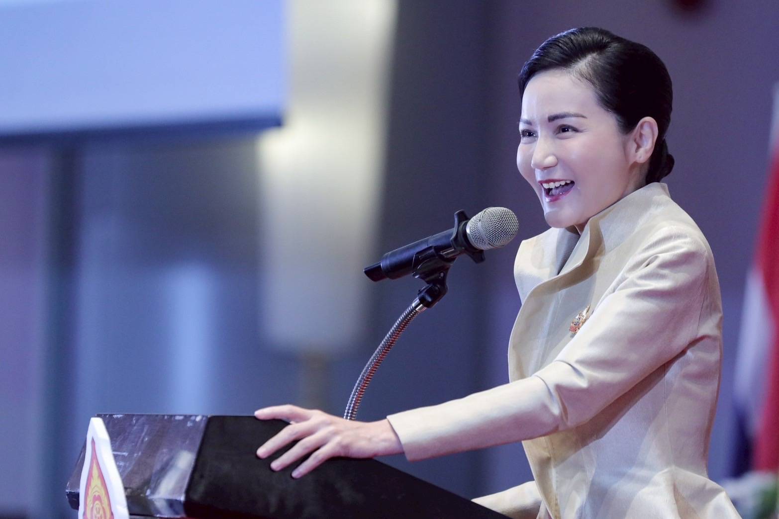 ‘รมวนฤมล’ย้ำ-เดินหน้าแก้หนี้ครู-ผลักดัน-พรบ.การศึกษาฯ-ปรับระบบวิทยฐานะ-เพิ่มตำแหน่ง-พร้อมขอให้เน้นวิชาประวัติศาสตร์-มอง-เด็กควรเข้าใจหน้าที่พลเมืองไทย