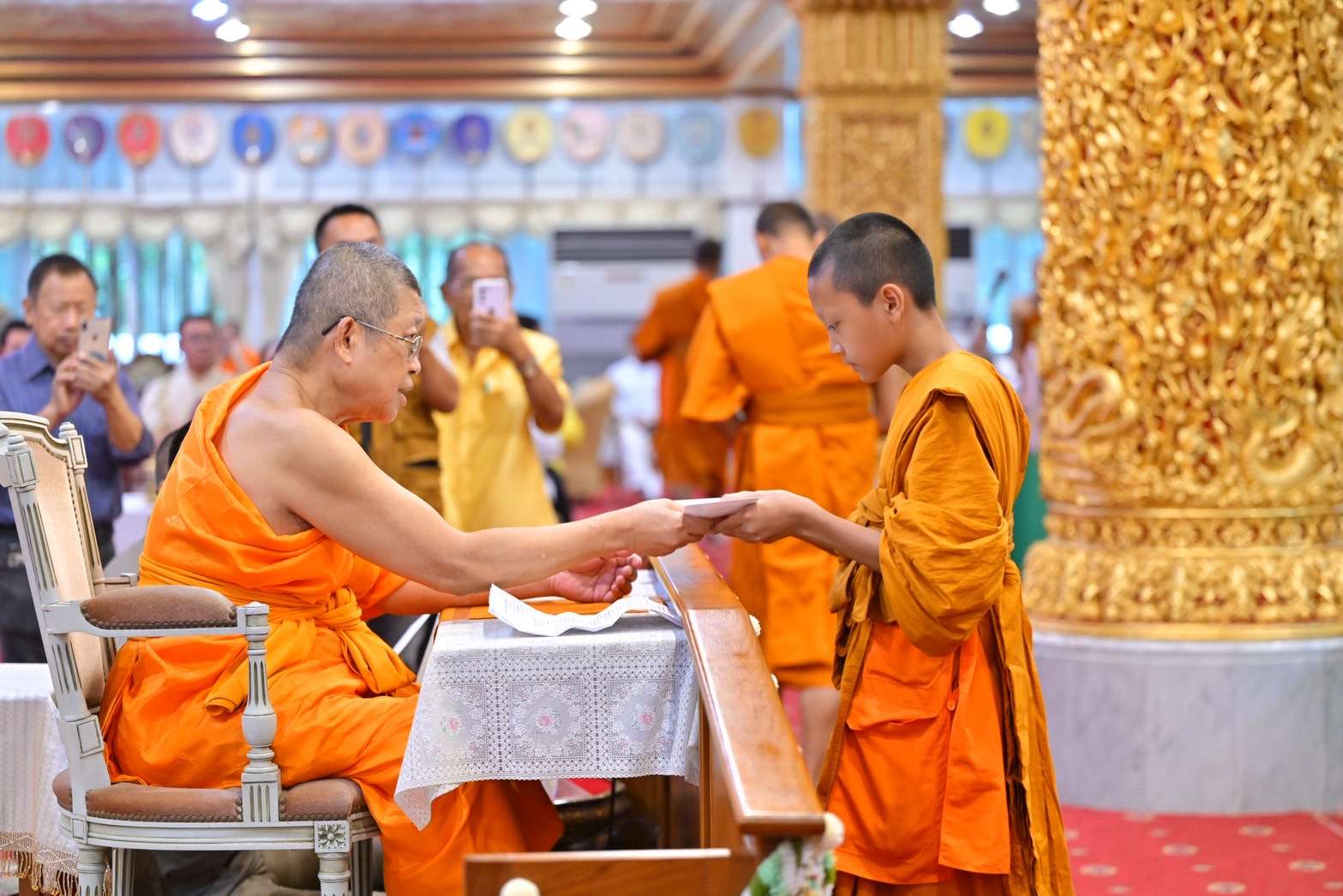 กรมการศาสนา-ถวายทุนภิกษุสามเณรผู้สอบได้บาลีสนามหลวง-400-รูป