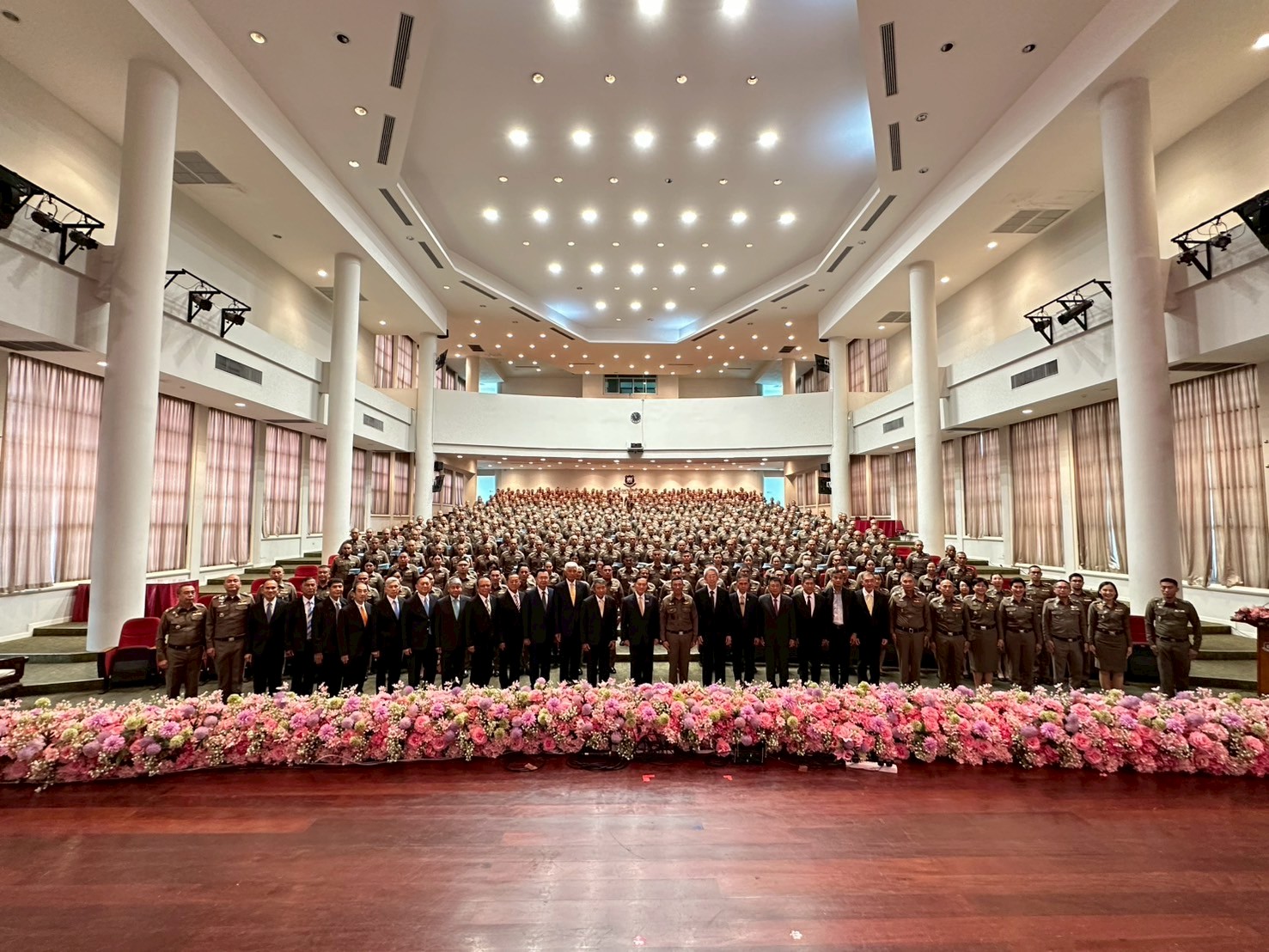 พลตำรวจเอกอดุลย์-แสงสิงแก้ว-อดีต-ผบตร.-มอบทุนการศึกษา-1-ล้านบาท-แก่โรงเรียนนายร้อยตำรวจ