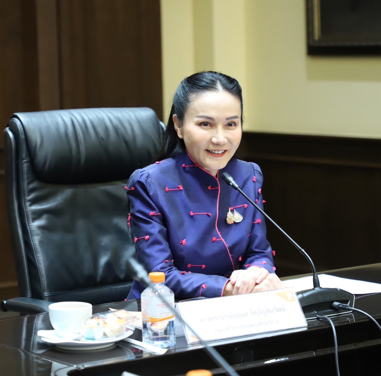 เสมา-1-“นฤมล”-หารือบอร์ดคุรุสภา-เร่งรับรองปริญญา-ประกาศนียบัตรทางการศึกษา-–-กระทรวงศึกษาธิการ