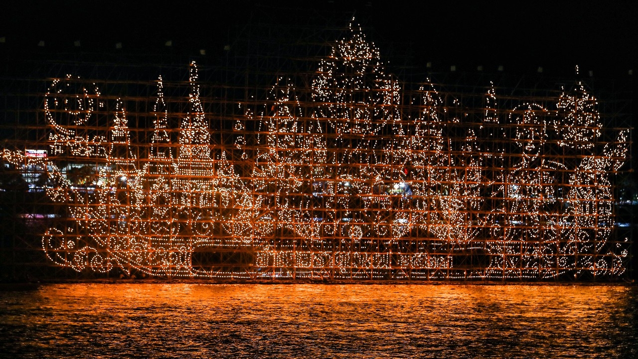 เตรียมปักหมุดเที่ยวงานประเพณี-“ไหลเรือไฟนครพนม”-เทศกาลแสงไฟแห่งศรัทธา-ที่ต้องชมสักครั้งในชีวิต