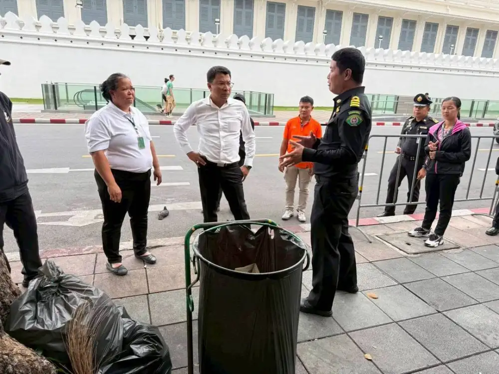 เขตพระนครเร่งแก้ปัญหาขยะรอบพระบรมมหาราชวัง-ย้ายจุดทิ้ง-เพิ่มรอบเก็บ