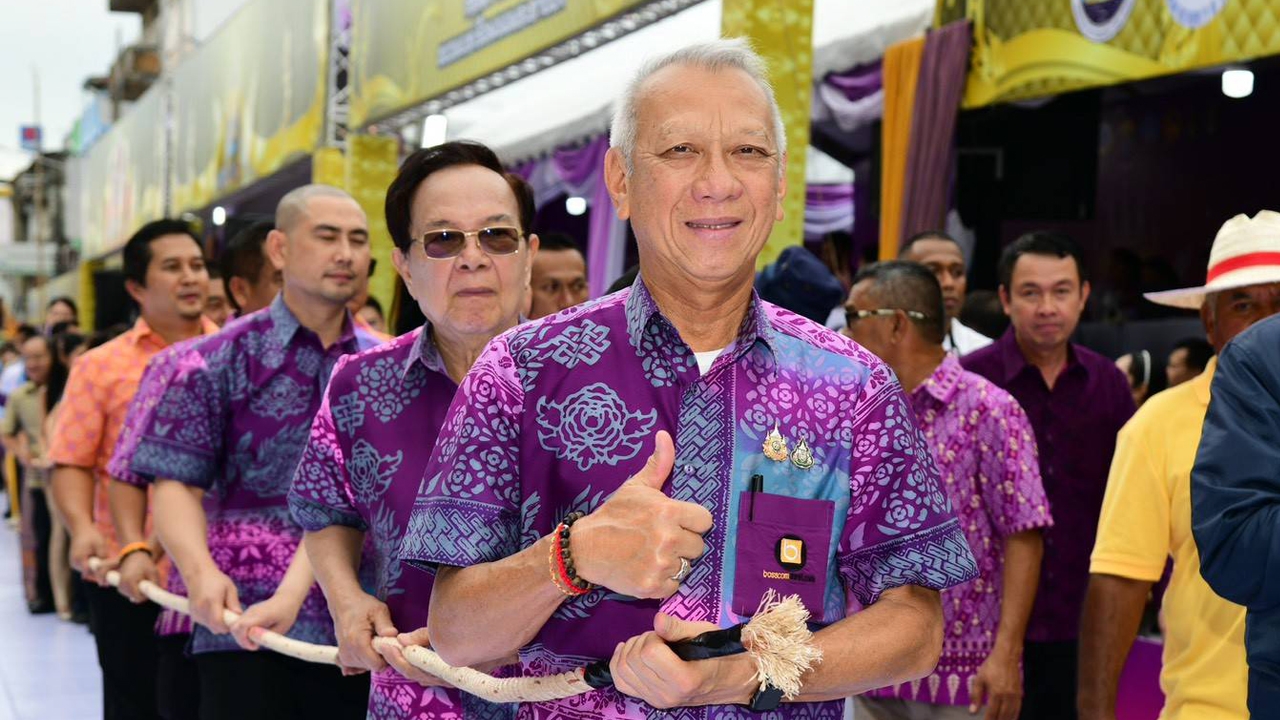 “พิพัฒน์”-เปิดงานประเพณีชักพระสุราษฎร์ธานี-ขับเคลื่อนเศรษฐกิจท่องเที่ยวภาคใต้