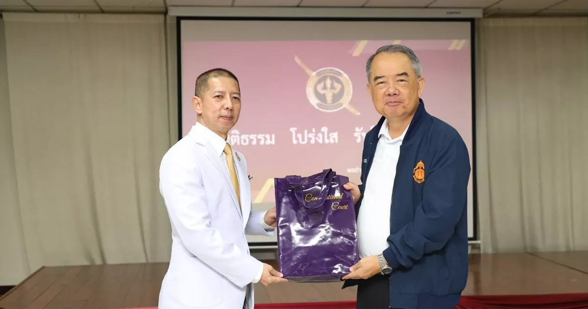 รักษาราชการแทนนายแพทย์ใหญ่โรงพยาบาลตำรวจให้การต้อนรับคณะหลักสูตร-“หลักนิติธรรมเพื่อประชาธิปไตย”-(นธป.)-รุ่นที่-13-โอกาสมาศึกษาดูงานด้าน-“นิติวิทยาศาสตร์”