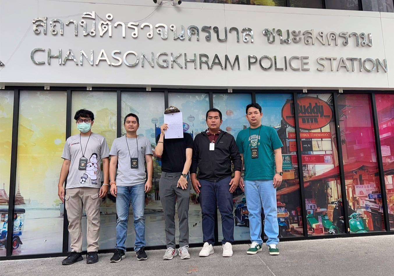 ด่วน!-ตำรวจท่องเที่ยวรวบ-“ไกด์เถื่อน”-ชาวจีน-คาไมค์-นำเที่ยววัดพระแก้วฯ