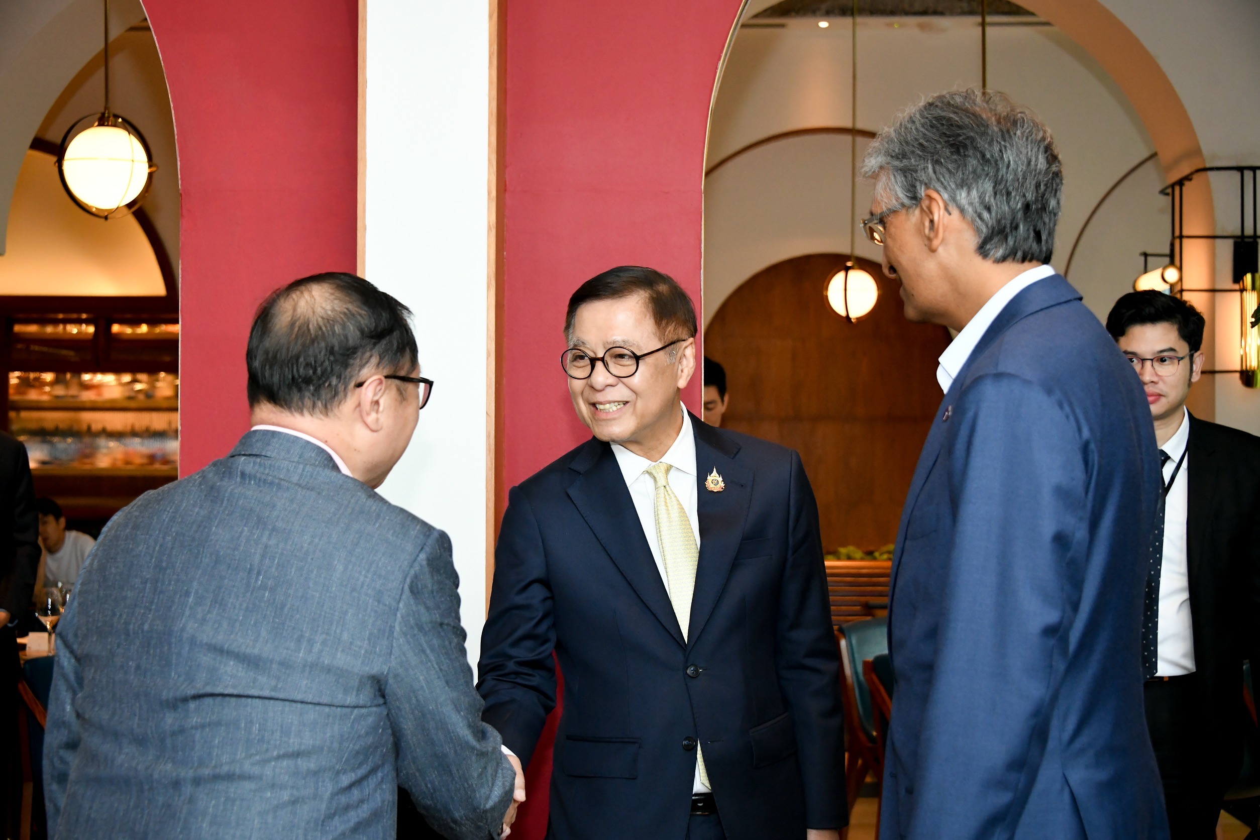 รัฐมนตรีว่าการกระทรวงการต่างประเทศหารือกับภาคเอกชนสิงคโปร์เพื่อส่งเสริมความเชื่อมโยงทางเศรษฐกิจและการลงทุน-–-กระทรวงการต่างประเทศ