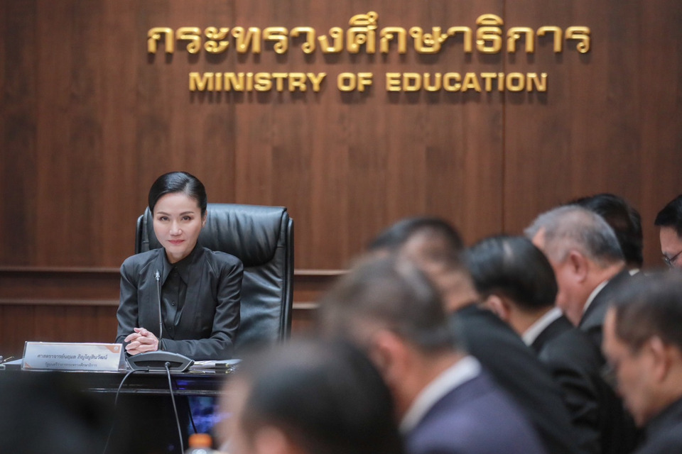 “รมวนฤมล”-นั่งหัวโต๊ะบอร์ดคุรุสภา-เคาะเกณฑ์ใหม่สอบตั๋วครู-ยกเลิกสอบวิชาเอก-เหลือเฉพาะวิชาครู-มีผล-มค.-69