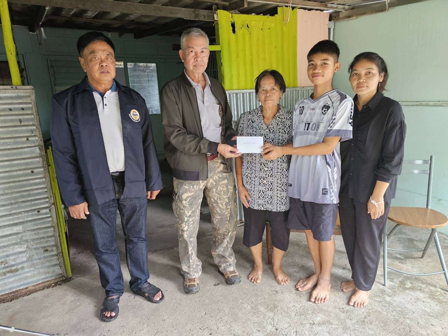 สภาสังคมสงเคราะห์-มอบทุน-นร.ลพบุรี