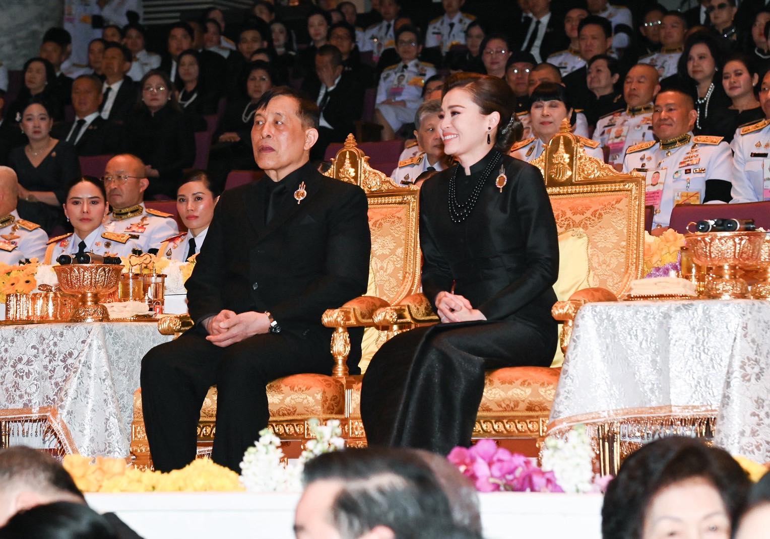 ในหลวง-พระราชินี-ทอดพระเนตร-การแสดงโขนมูลนิธิส่งเสริมศิลปาชีพฯ-รอบปฐมทัศน์-ตอน-“สัตยาพาลี”-สืบสานพระราชปณิธาน-“พระพันปีหลวง”