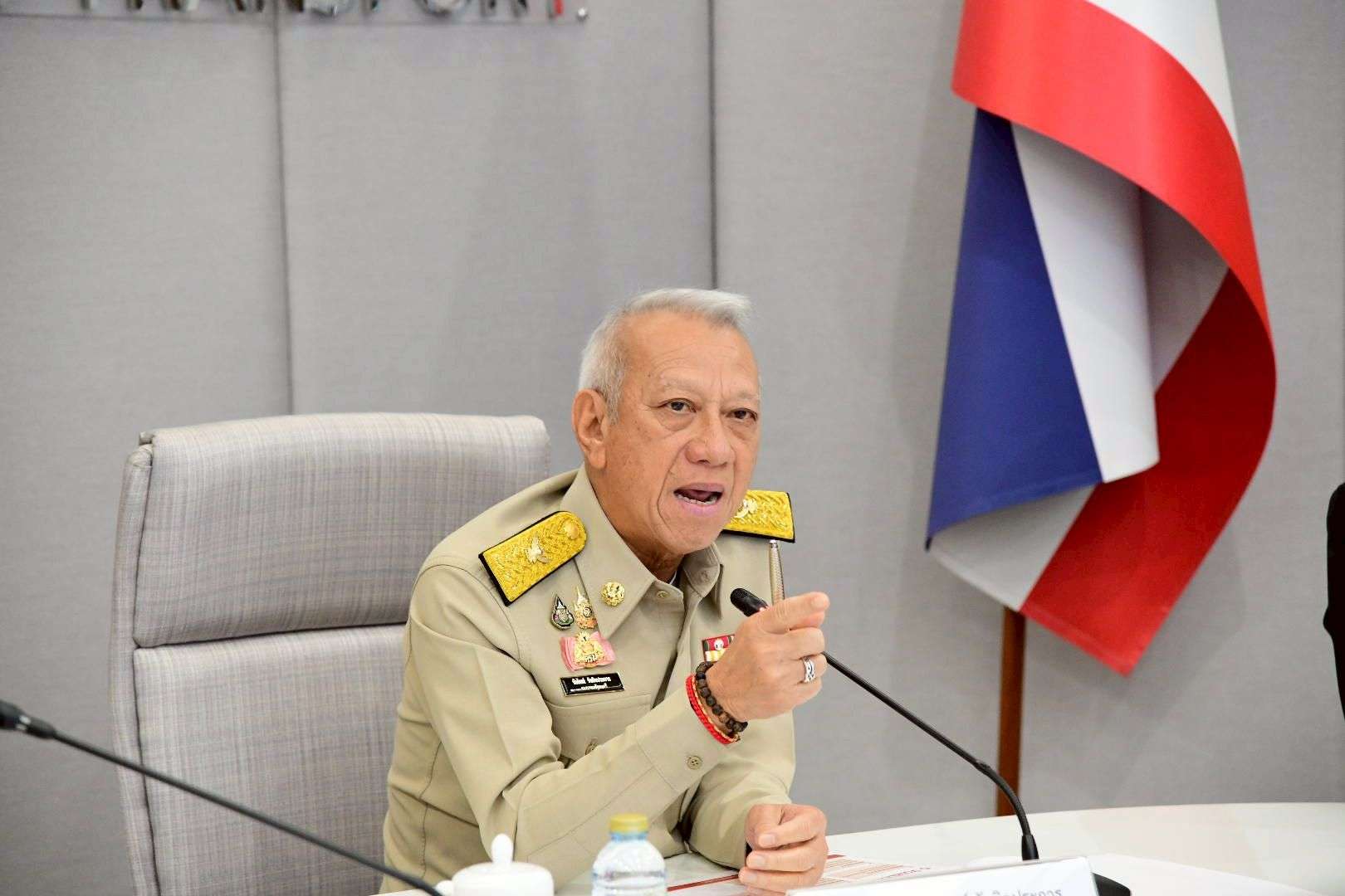 “พิพัฒน์” เดินหน้าแก้ปัญหาขาดแคลนบุคลากรเรื้อรัง สั่งจัดแผนอัตรากำลังใหม่ ใช้ไอทีเสริม จ้างคนนอกช่วย ลั่นต้องทำให้ รฟท. แข็งแกร่ง ยั่งยืน ไม่ขาดทุน