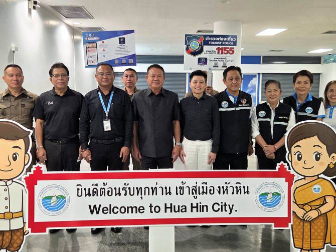หัวหินคึกคัก!-นักท่องเที่ยวบินตรงจากเชียงใหม่ร่วมลอยกระทง