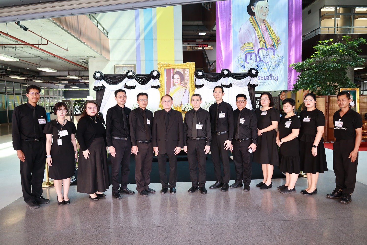 สจด.-จัดพิธีลงนามถวายความอาลัย-สมเด็จพระนางเจ้าสิริกิติ์-พระบรมราชินีนาถ-พระบรมราชชนนีพันปีหลวง-—-สถาบันเทคโนโลยีจิตรลดา-cdti