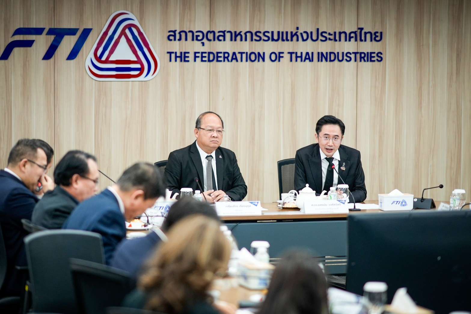 “เพื่อไทย”-ยกทีมถกวาระเศรษฐกิจ-สภาอุตสาหกรรมฯ-ดันโมเดล-“one-fti”-ผสานนโยบาย-“การผลิตขั้นสูง”-ปูพรมไทยสู่ฐานเทคโนโลยีระดับโลก
