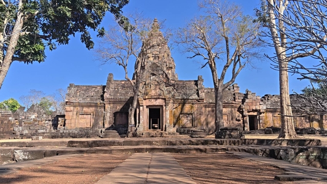 พนมรุ้งคึกคักอีกครั้ง-หลังหยุดยิง-นักท่องเที่ยวมั่นใจปลอดภัย