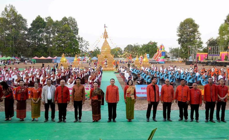 เริ่มแล้ว!-บุญคูณลานดอนจาน-กาฬสินธุ์-ขนข้าวขึ้นเล้า-กินหลามปลา-กระตุ้นท่องเที่ยวอีสาน
