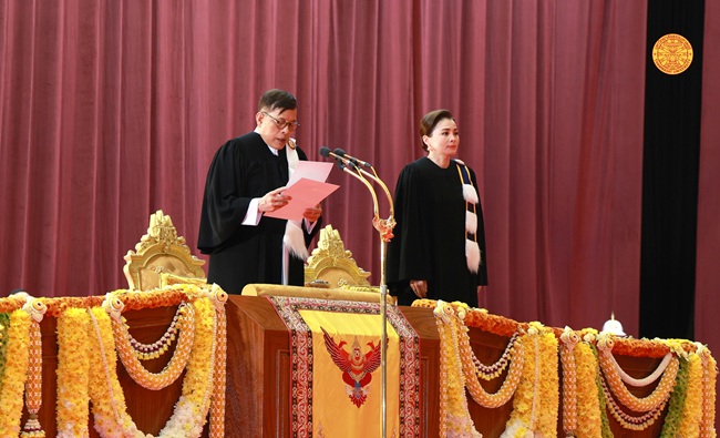 พิธีพระราชทานปริญญาบัตรแก่ผู้สำเร็จการศึกษาจากมหาวิทยาลัยธรรมศาสตร์-ประจำปีการศึกษา-2567-–-มหาวิทยาลัยธรรมศาสตร์