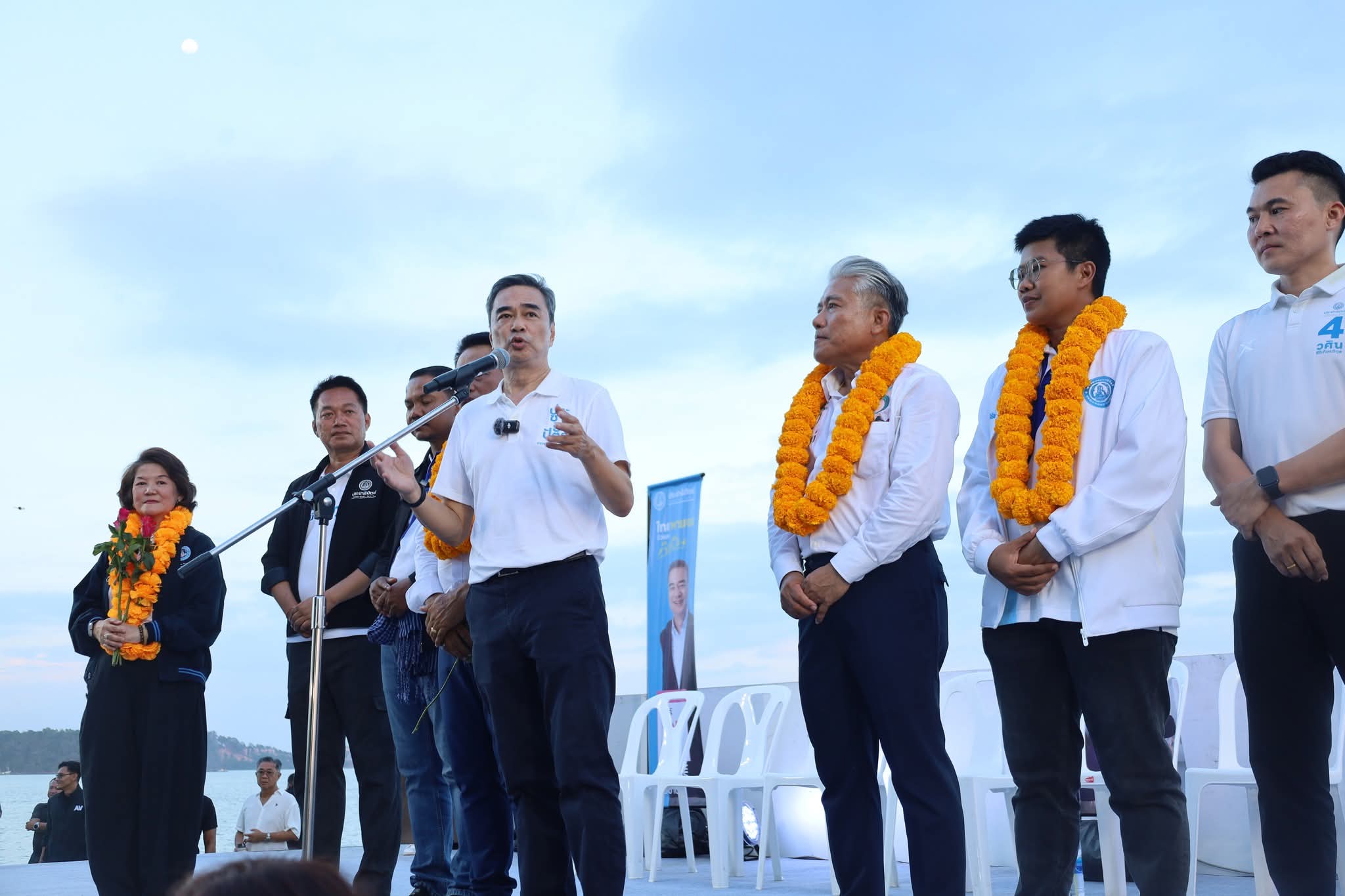‘อภิสิทธิ์’-นำปชป.-ปราศรัยภูเก็ต-ชูแนวคิดมหานคร-เร่งแก้รถติด-ขยะล้นเมือง