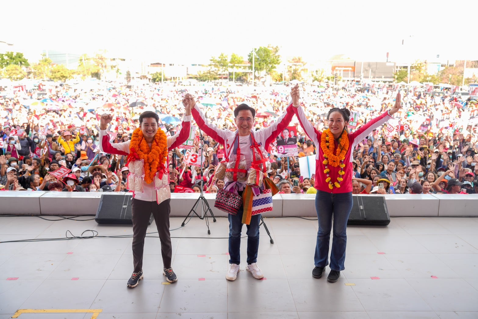‘ยศชนัน’-ปราศรัยมุกดาหาร-ดันเมืองการค้า-ท่องเที่ยวชายโขง-เชื่อมโยงสู่สากล