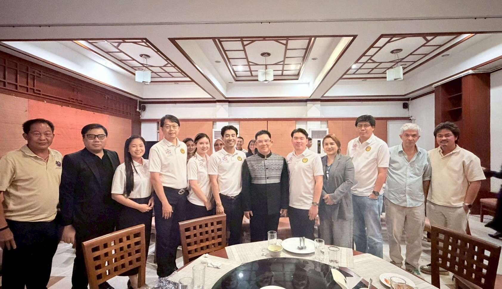 เลขา-ศอบต.-จับเข่าคุยภาคธุรกิจชายแดนใต้-ผู้ประกอบการขอให้ช่วยสร้างสตอรี่-อัตลักษณ์-ผลักดันการท่องเที่ยว-ปรับเพิ่มมาตรการเยียวยาเหยื่อความไม่สงบ