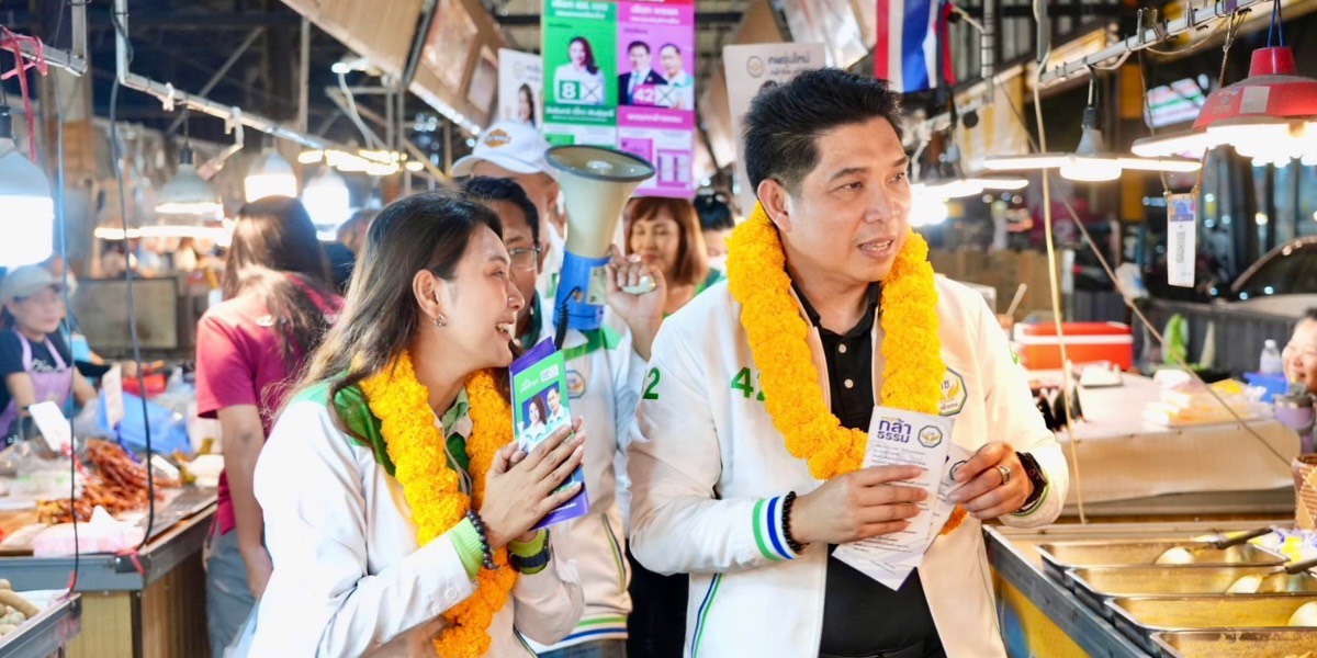 “ธนกฤต”-ลงพื้นที่รังสิต-ชูแก้เศรษฐกิจฐานราก-ดูแลกลุ่มเปราะบาง