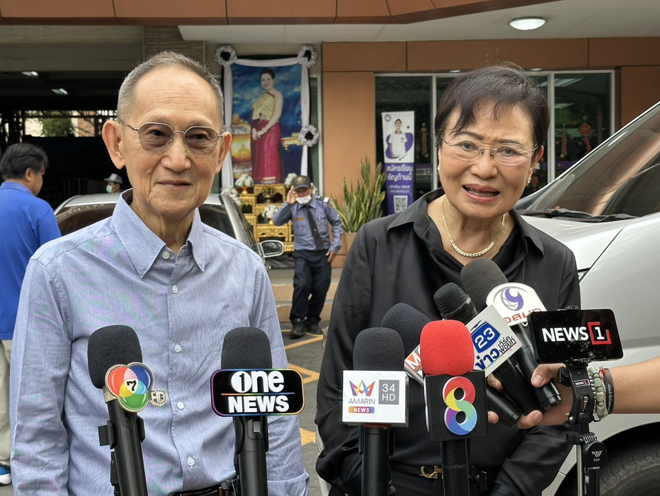 “คุณหญิงกัลยา”-ควง-“คุณโชติ”-ลงคะแนนเขตบางนา-เชิญชวนประชาชนออกมาใช้สิทธิ-เปลี่ยนแปลงประเทศครั้งสำคัญ