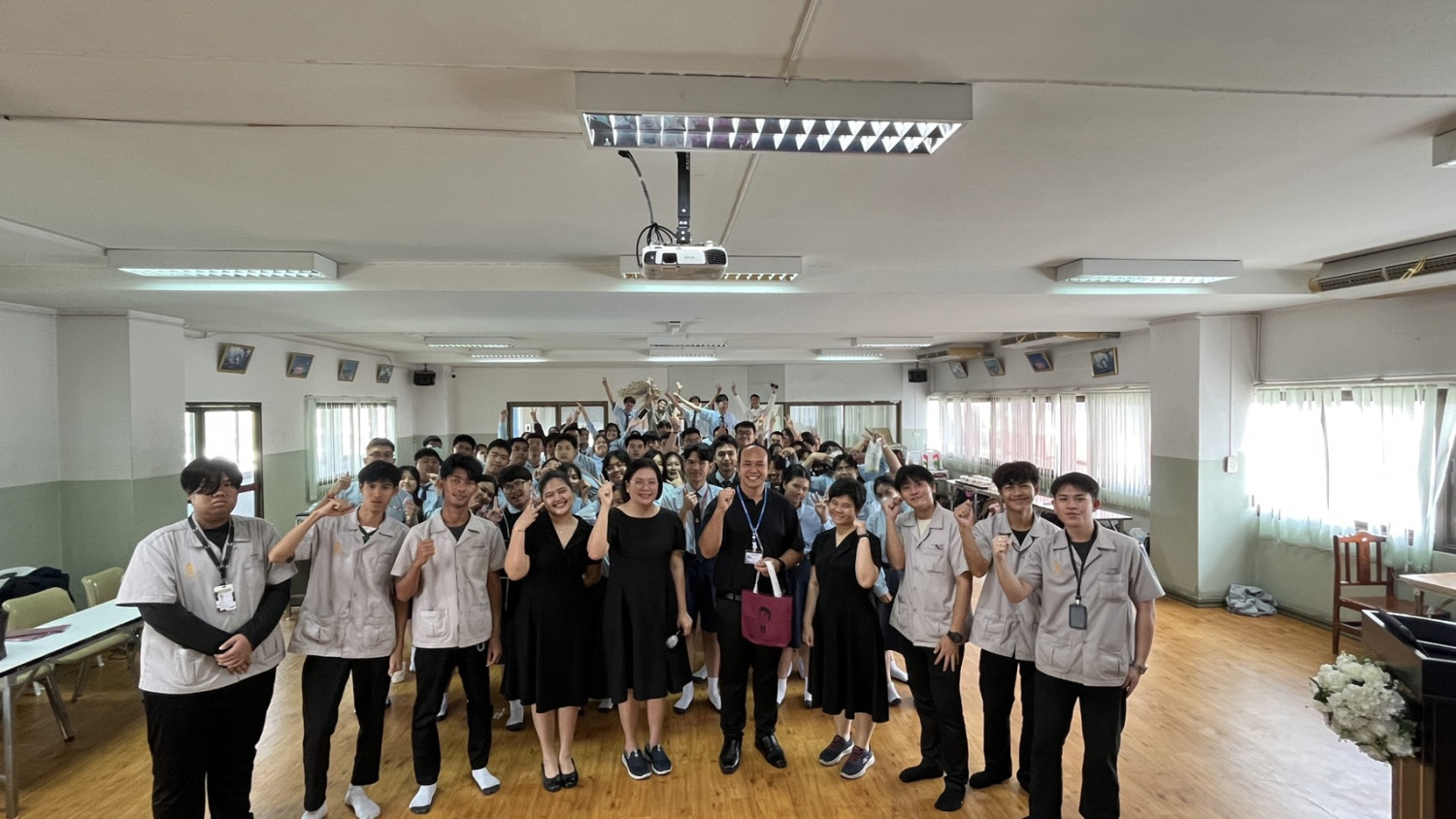 คณะเทคโนโลยีอุตสาหกรรมจัดโครงการพี่ชวนน้องเรียน-cdti-ปีที่-7-ณ-โรงเรียนสกลวิทยา-จ.นครปฐม-—-สถาบันเทคโนโลยีจิตรลดา-cdti