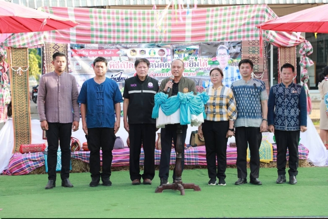 อำเภอพัวตะพาน-จัดตลาดนัดคนไทยยิ้มได้-กระตุ้นเศรษฐกิจฐานราก